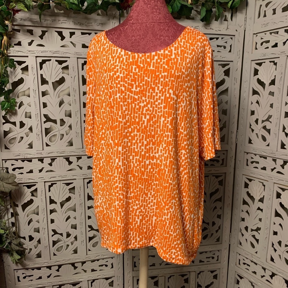 # CHICOS Sz 4 (XXL) ORANGE & WHITE PATTERNED SHORT SLEEVE TOP